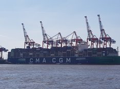 LNG_Schiff_20210509_114824.jpg