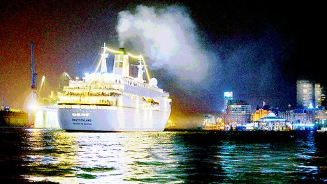 MS_Deutschland_Cruise_Days_2008_frank_mueller.jpg