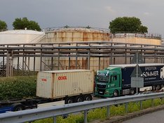 LKW_Tanklager_Hafen_20200609_210006.jpg
