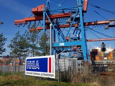 20210330_135143_Altenwerder_Hafen_HHLA.jpg