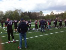 Einweihung des neuen Kunstrasenplatzes der TSG an Ladenbeker Weg mit einem Footballspiel.